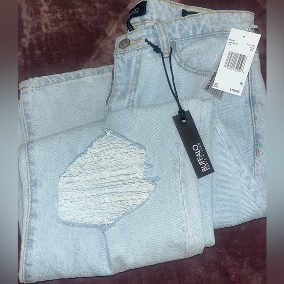 *NWT* High Rise Straight Crop - Picture 1 of 5